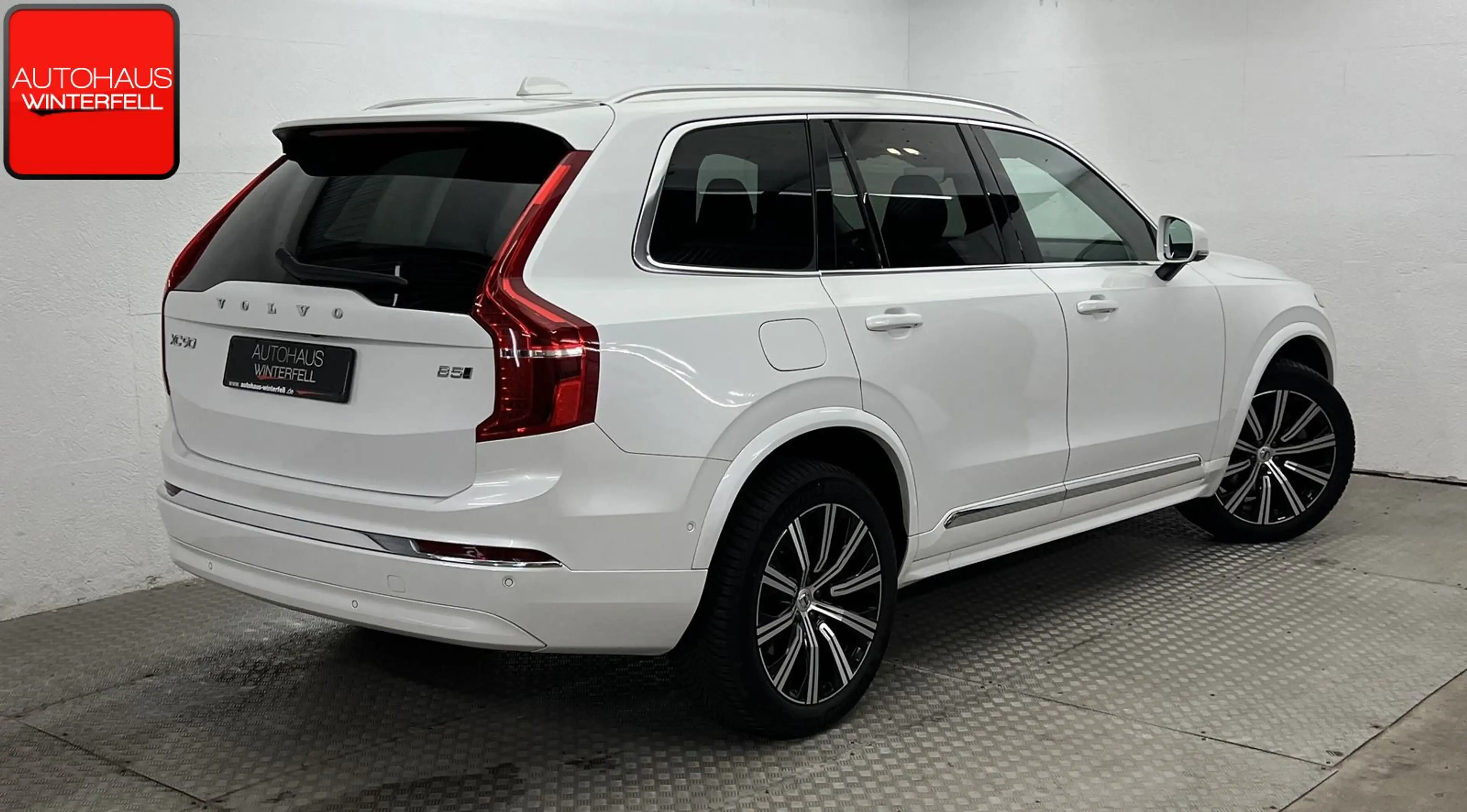Volvo XC90 B5 D AWD PLUS BRIGHT 7SITZ+PANO+AHK+STANDHE — photo 4