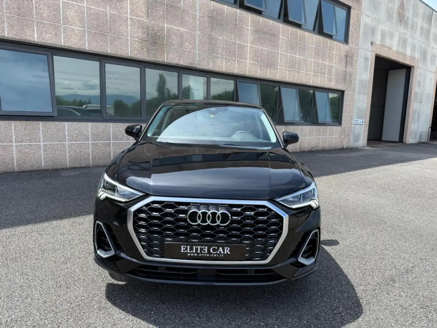 Audi Q3 SPB 35 TFSI S tronic S line edition Noir - 2