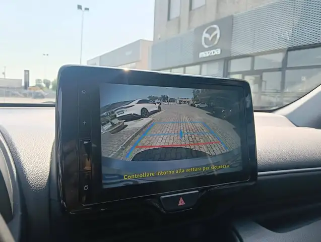 Toyota Yaris view 16