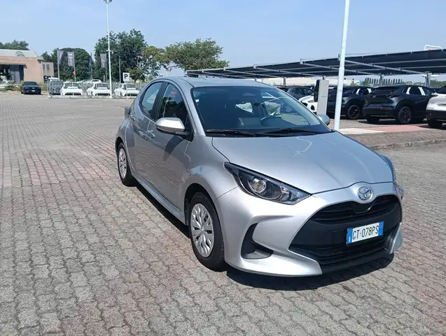 Toyota Yaris view 11