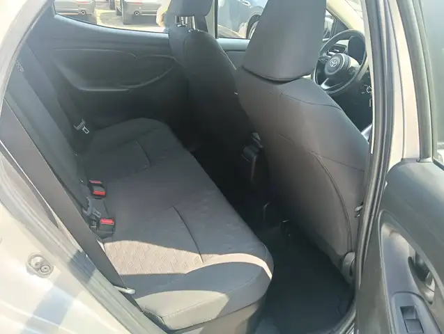 Toyota Yaris view 15