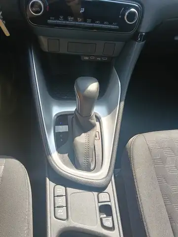 Toyota Yaris view 18