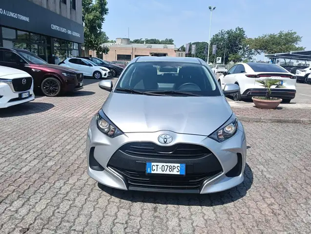 Toyota Yaris view 12