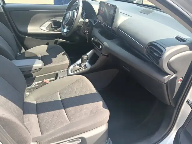 Toyota Yaris view 13