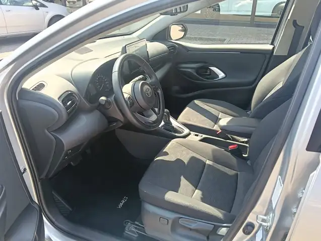 Toyota Yaris view 14