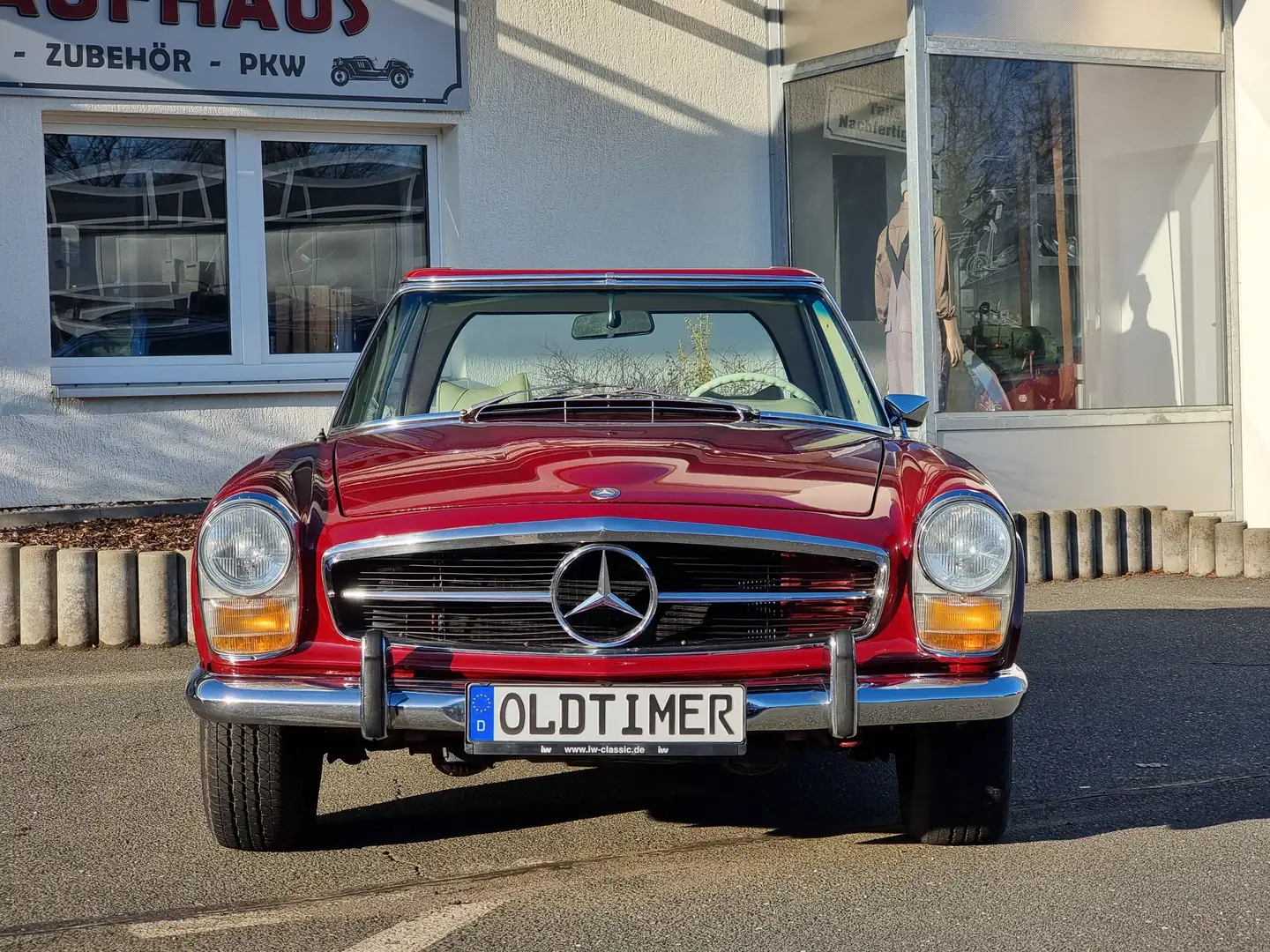 Mercedes-Benz SL 280 W113 Pagode Rouge - 2