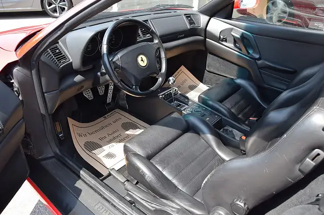 Ferrari F355 view 4