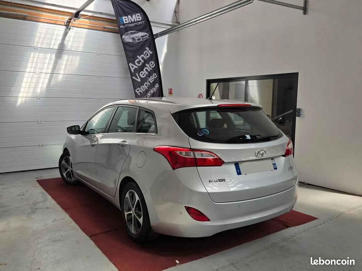 Hyundai i30 SW 1.6 GDI 135 Intuitive (LED, jantes, clim auto,  Gris - 2