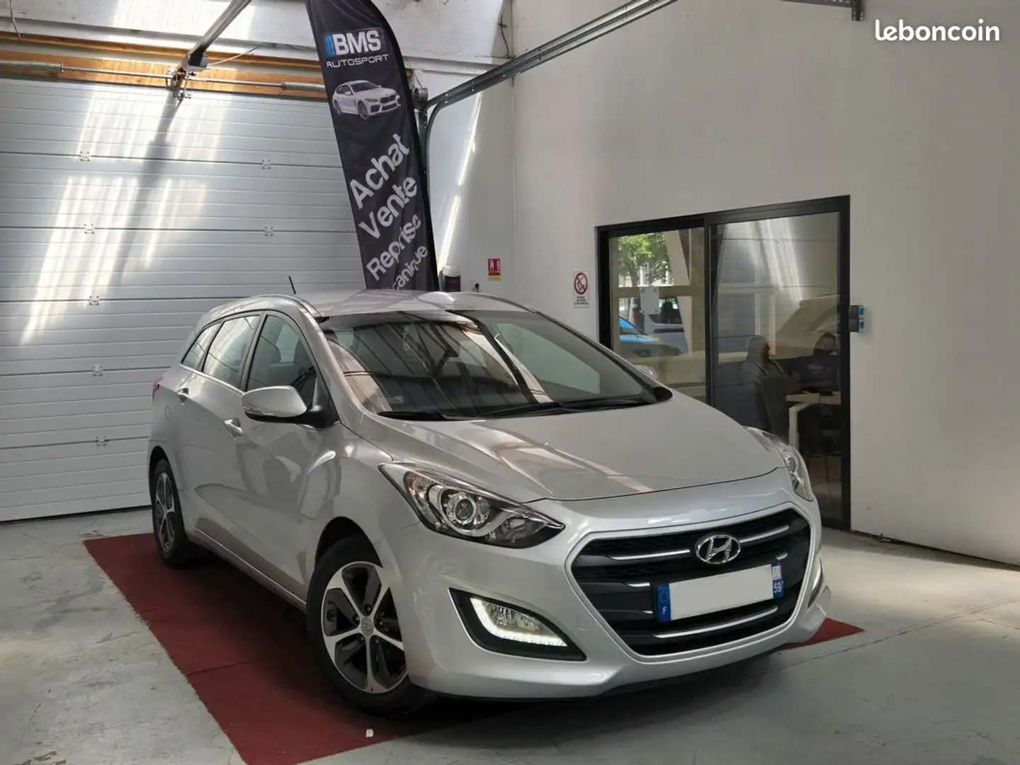 Hyundai i30 SW 1.6 GDI 135 Intuitive (LED, jantes, clim auto,  Gris - 1