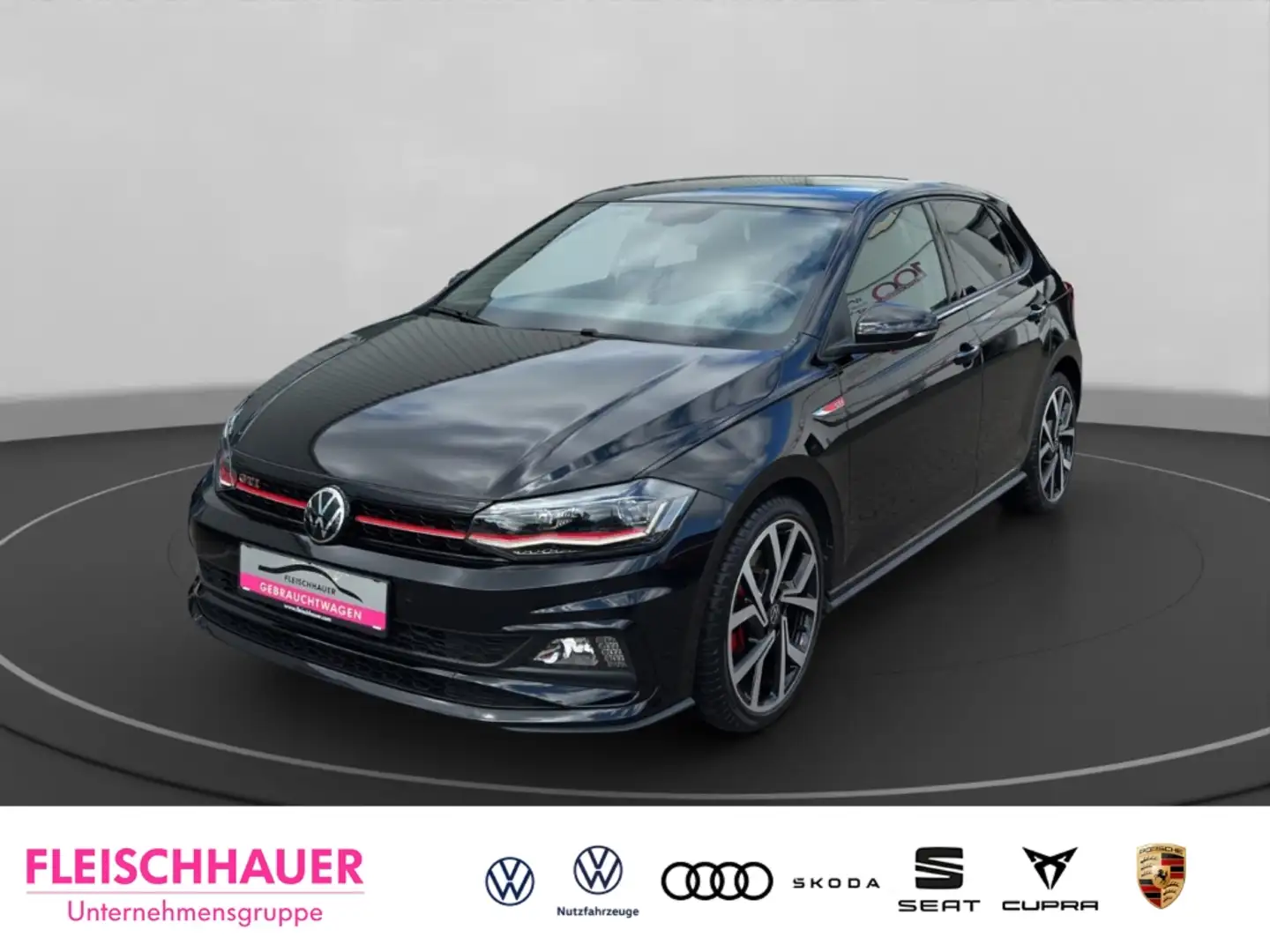 Volkswagen Polo GTI 2,0TSI Pano,LED,CarPlay,Rear View Černá - 1