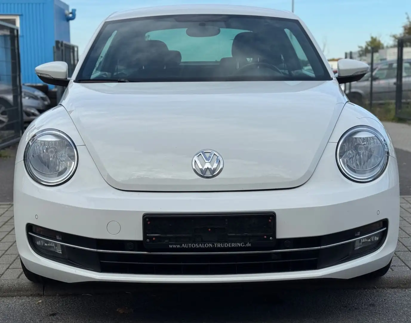 Volkswagen Beetle Design 1.4TSI DSG AUT. NAVI TAGFAHR. ALU Bílá - 2