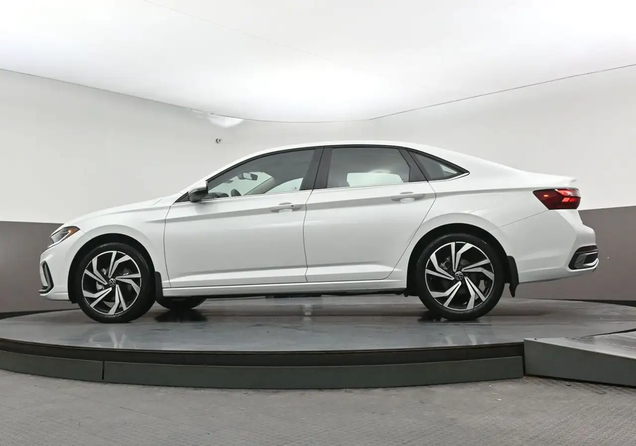 Volkswagen Jetta снимка Volkswagen Jetta