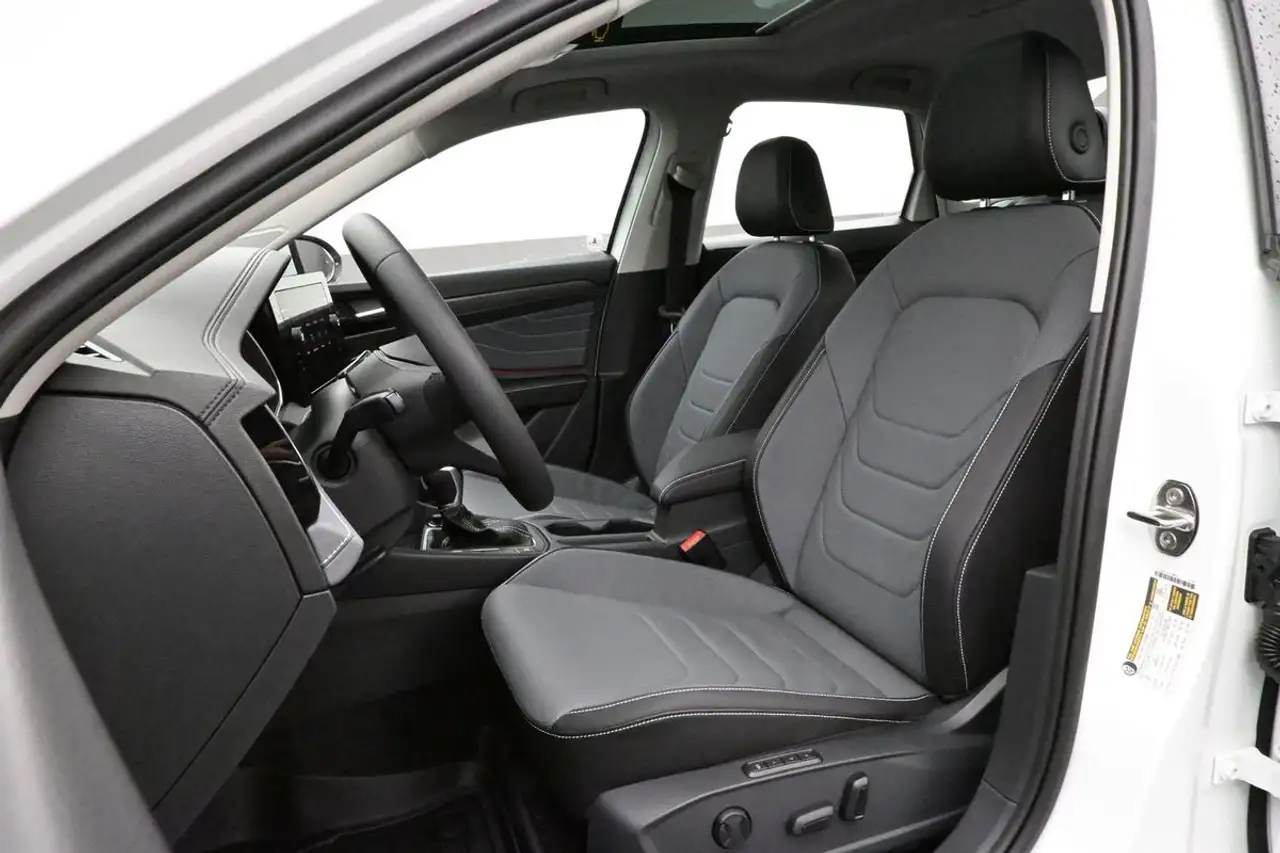 Volkswagen Jetta снимка Volkswagen Jetta