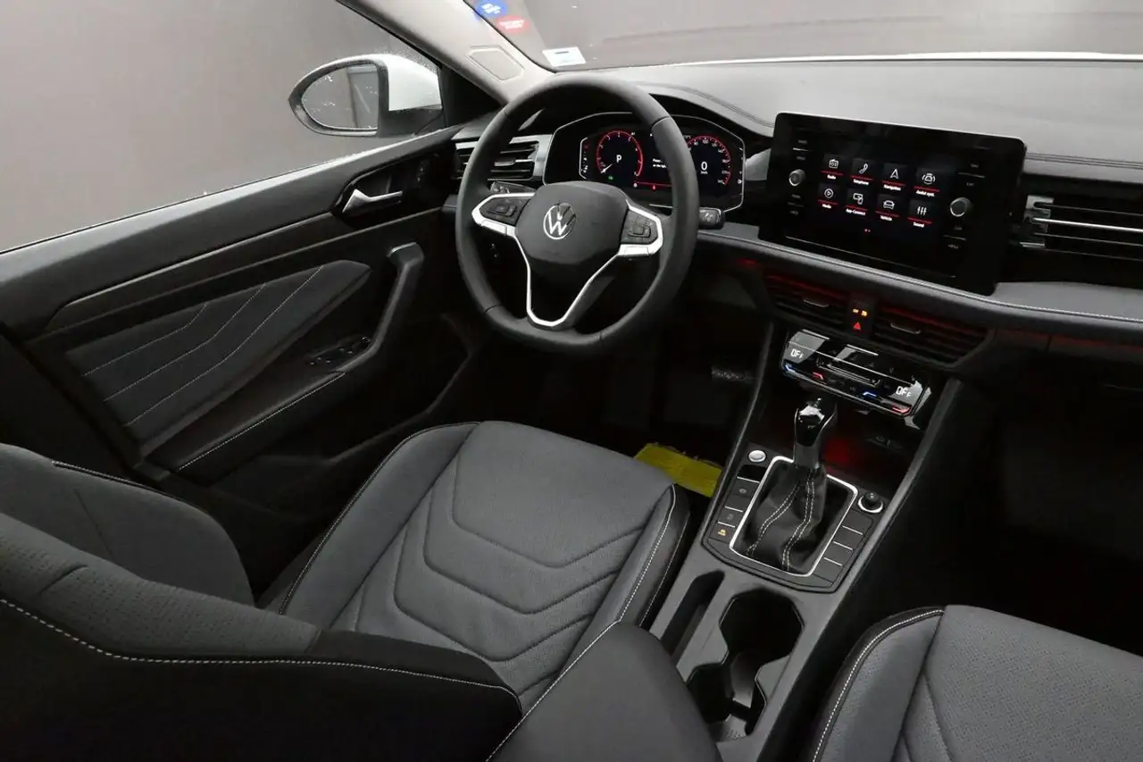 Volkswagen Jetta снимка Volkswagen Jetta