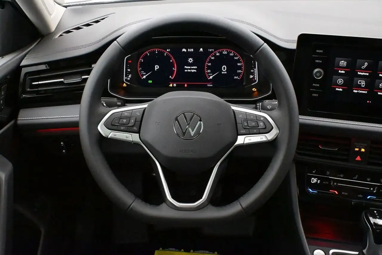Volkswagen Jetta снимка Volkswagen Jetta