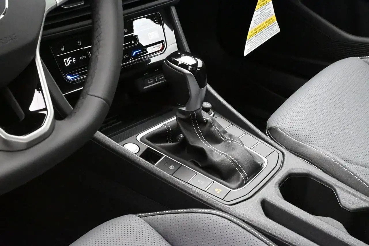 Volkswagen Jetta снимка Volkswagen Jetta