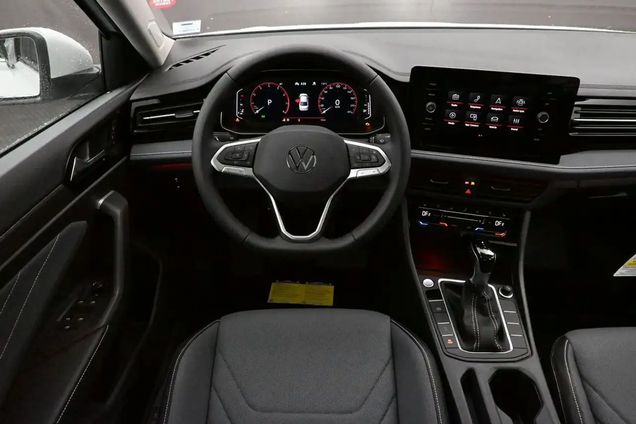 Volkswagen Jetta снимка Volkswagen Jetta