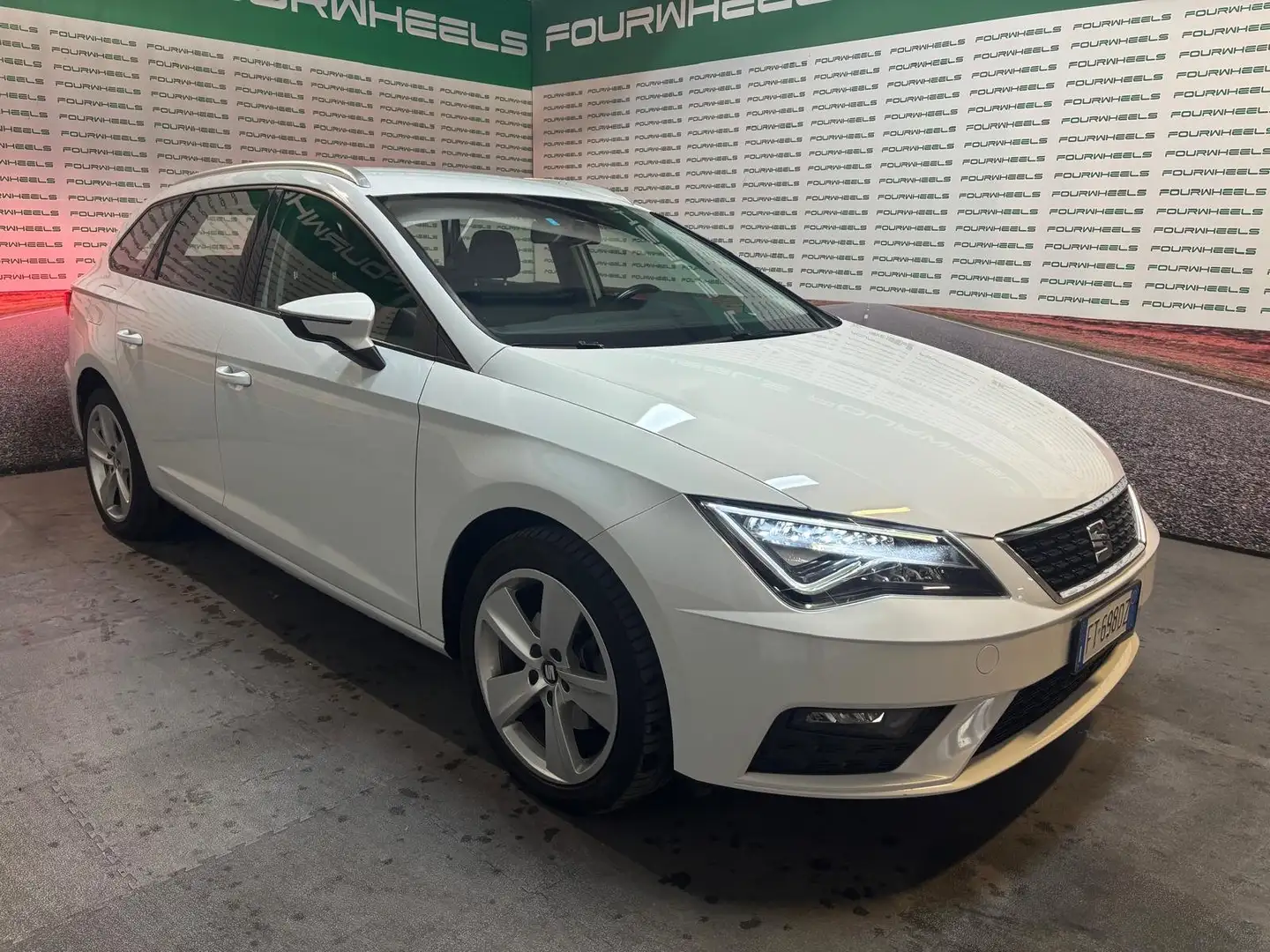 SEAT Leon Leon III 2017 ST 1.6 tdi Business 115cv dsg my19 Bianco - 2
