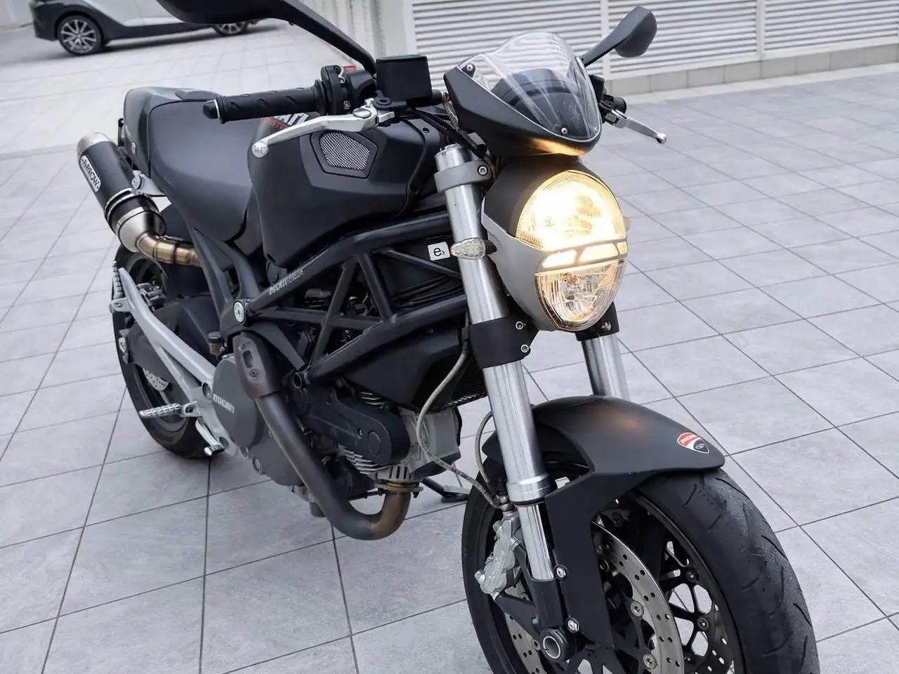Ducati Monster 696