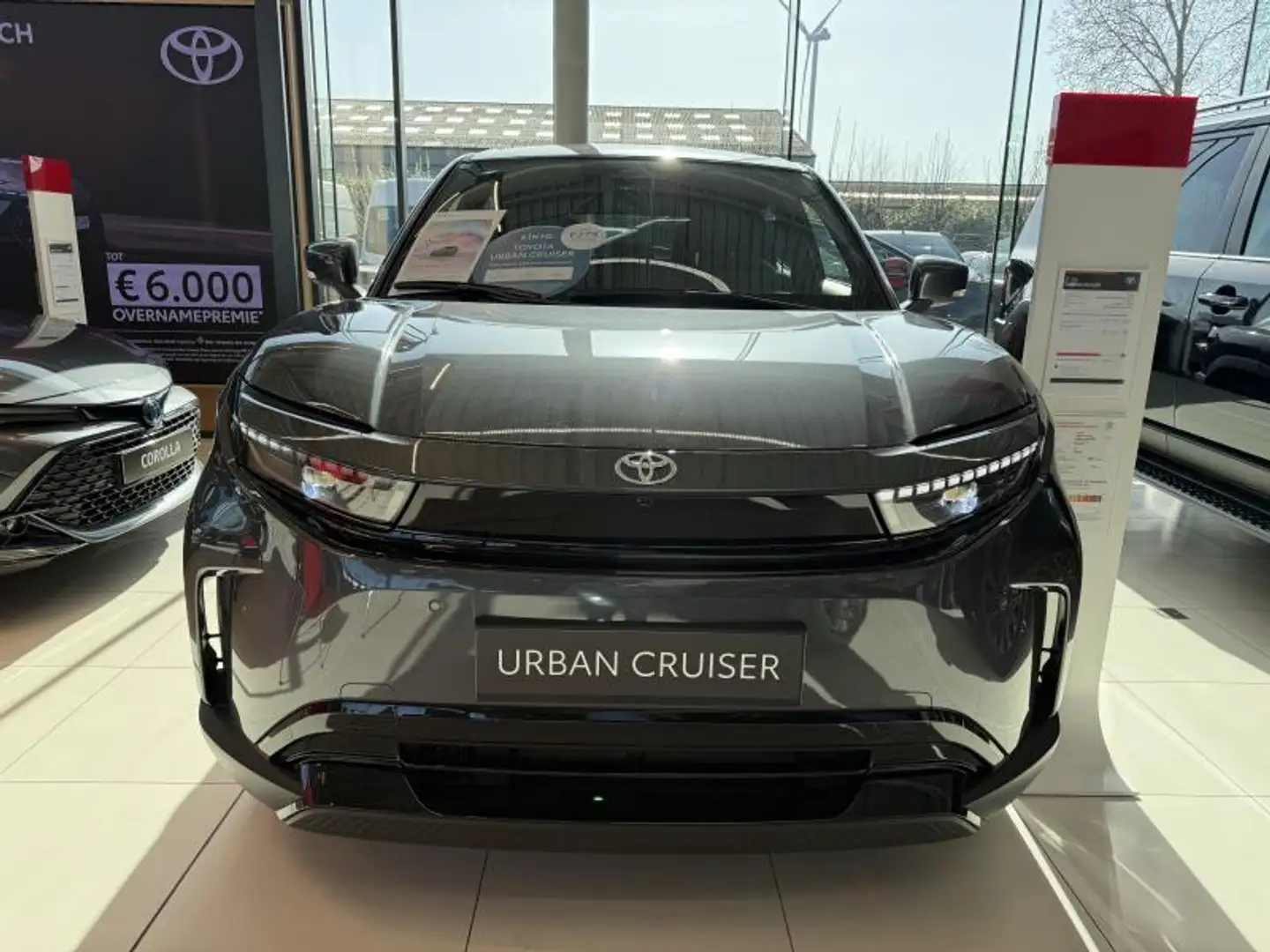 Toyota Urban Cruiser EV 61kW 2WD Executive Negro - 2