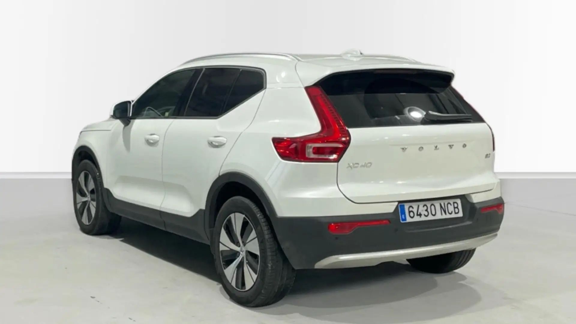 Volvo XC40 2.0 B3 CORE AUTO 5P - 2
