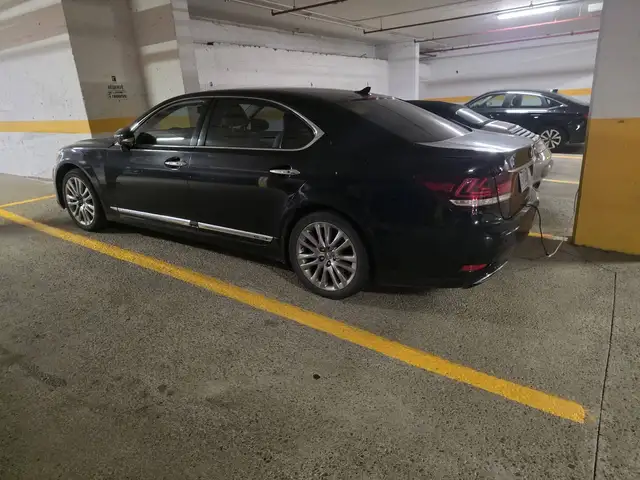 Lexus LS 600h L 2013 — photo 2