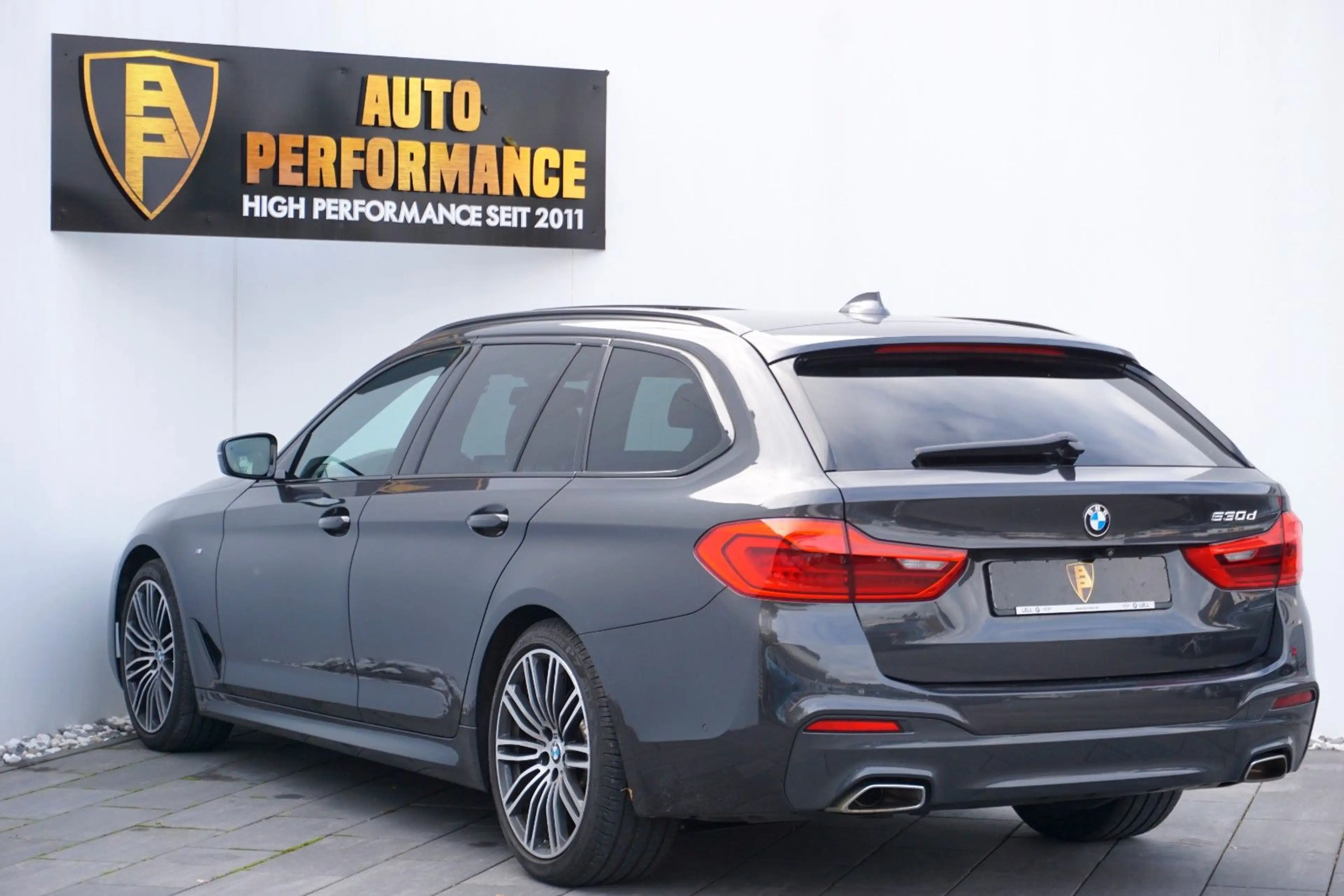 BMW 530 d Touring M Sport|Pano|HUD|Leder|KAM|LED|Keyl — photo 6