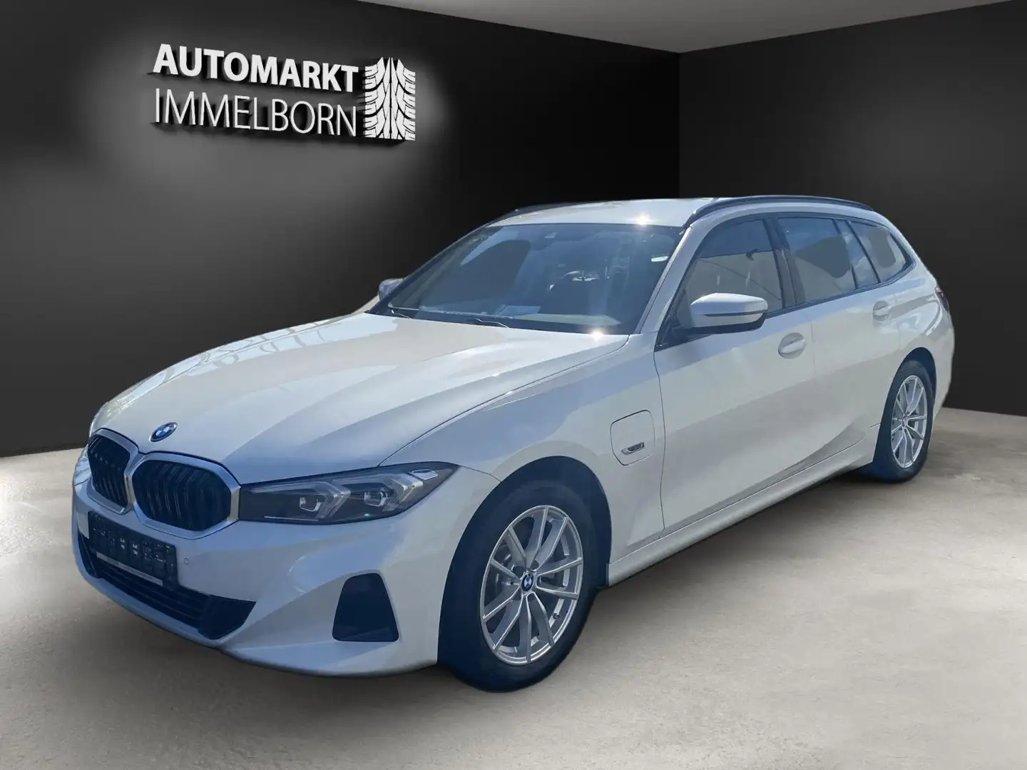 BMW 330 e Widescreen*DAB*Kamera*Led*Leder*Navi*LiveC White - 2