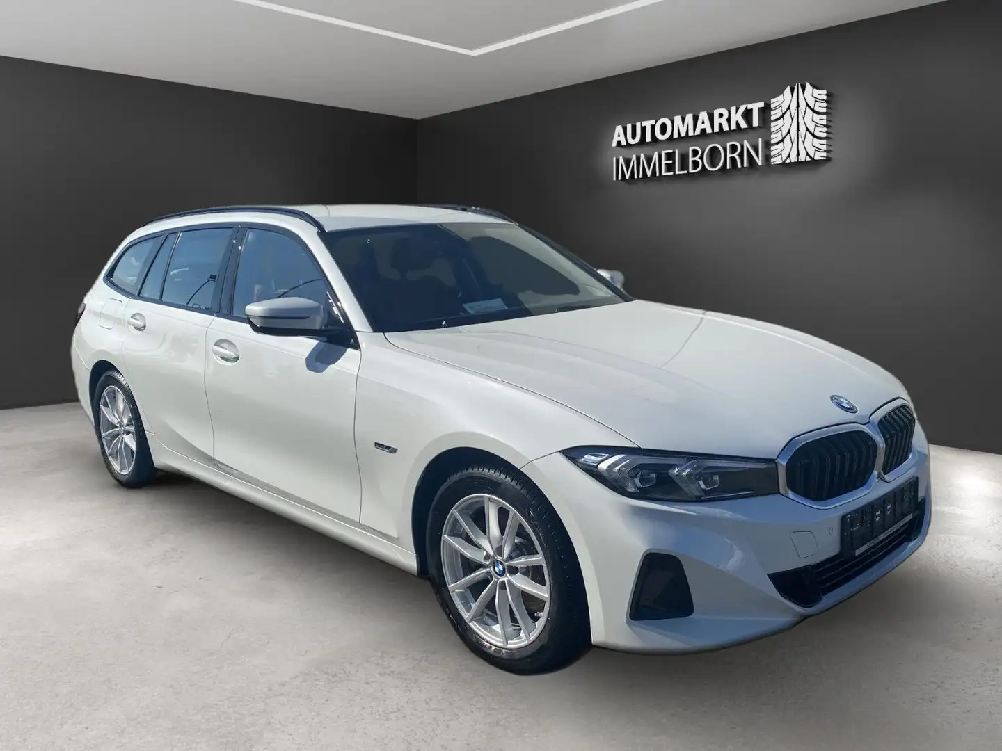 BMW 330 e Widescreen*DAB*Kamera*Led*Leder*Navi*LiveC White - 1