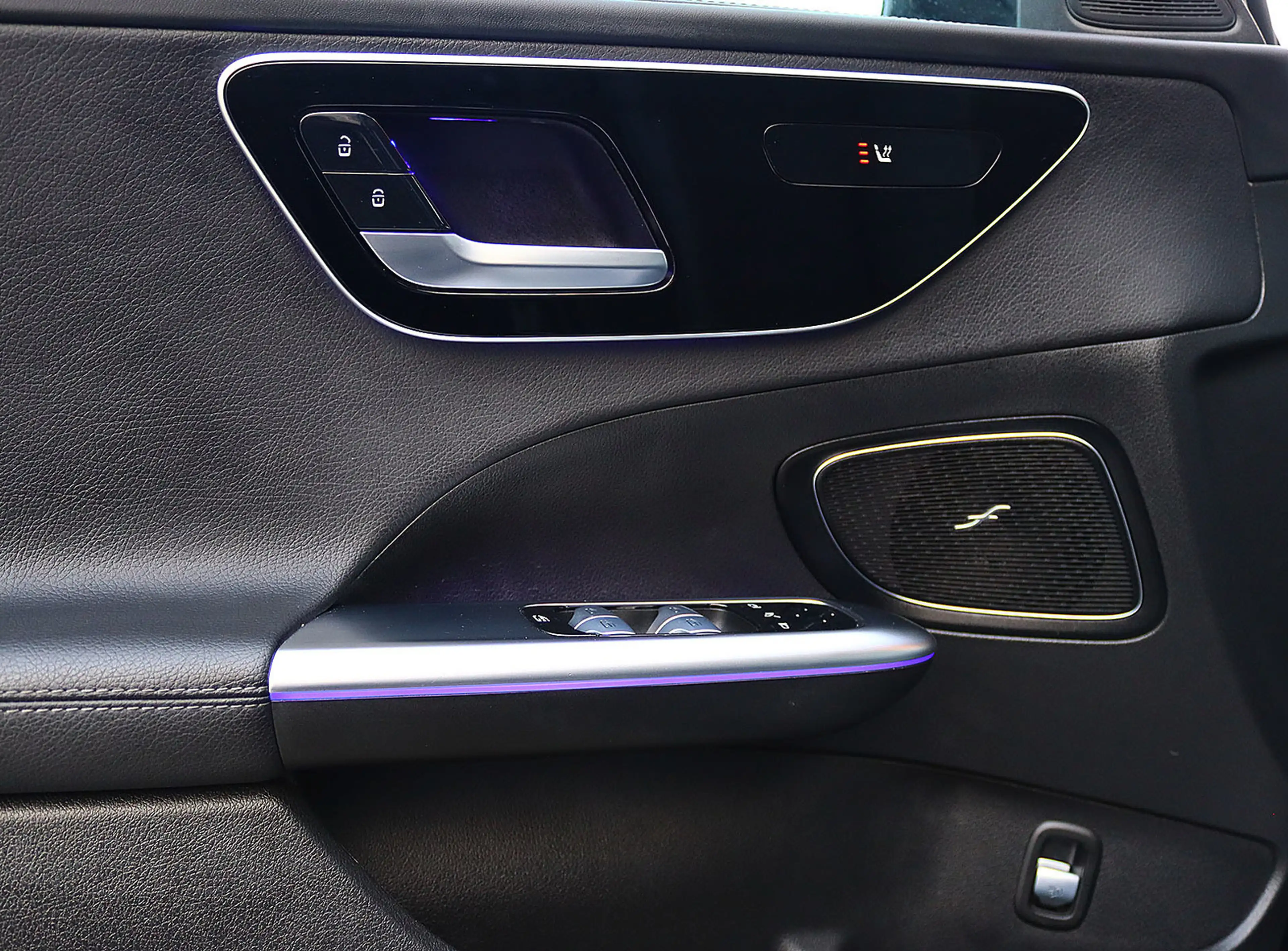 Mercedes-Benz C 220 d T 3x AMG DISTRONIC+PANO+KAMERA+HEADUP — photo 13