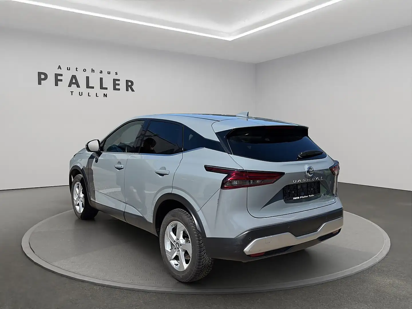 Nissan Qashqai 1,3 DIG-T MHEV N-Connecta Aut. Grau - 2