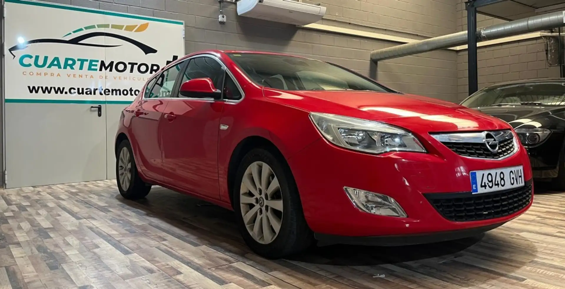 Opel Astra 1.7CDTi Cosmo 110 Rood - 1