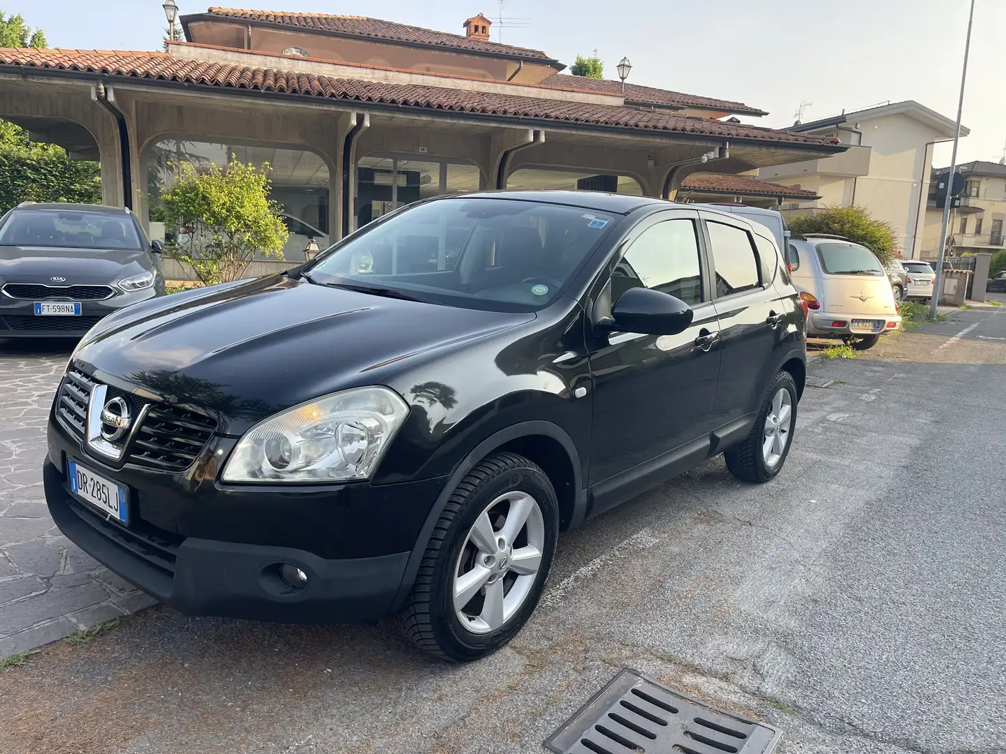 Nissan Qashqai Qashqai I 2007 2.0 dci Tekna 4x4 Чёрный - 1