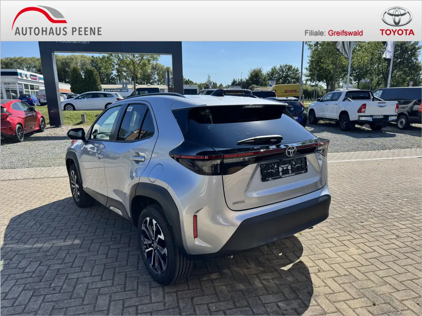 Toyota Yaris Cross 1.5 Hybrid FWD Teamplayer ACC LED Silber - 2