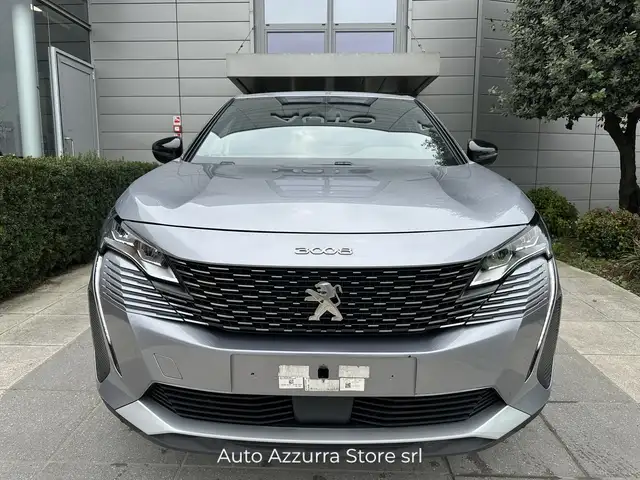 Peugeot 3008 view 2