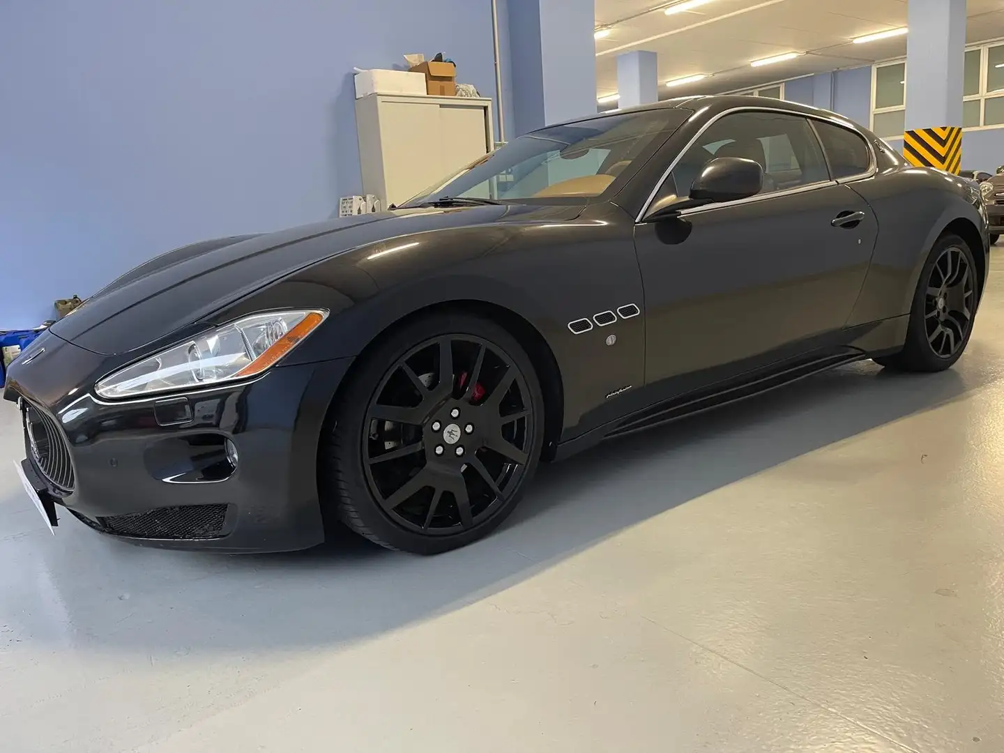 Maserati GranTurismo COUPE' Zwart - 2