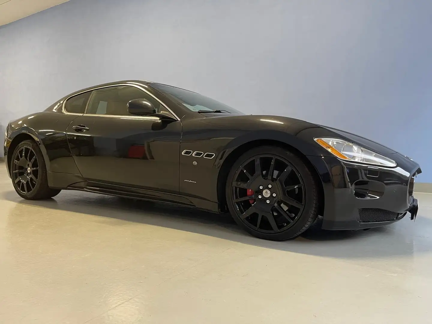 Maserati GranTurismo COUPE' Zwart - 1