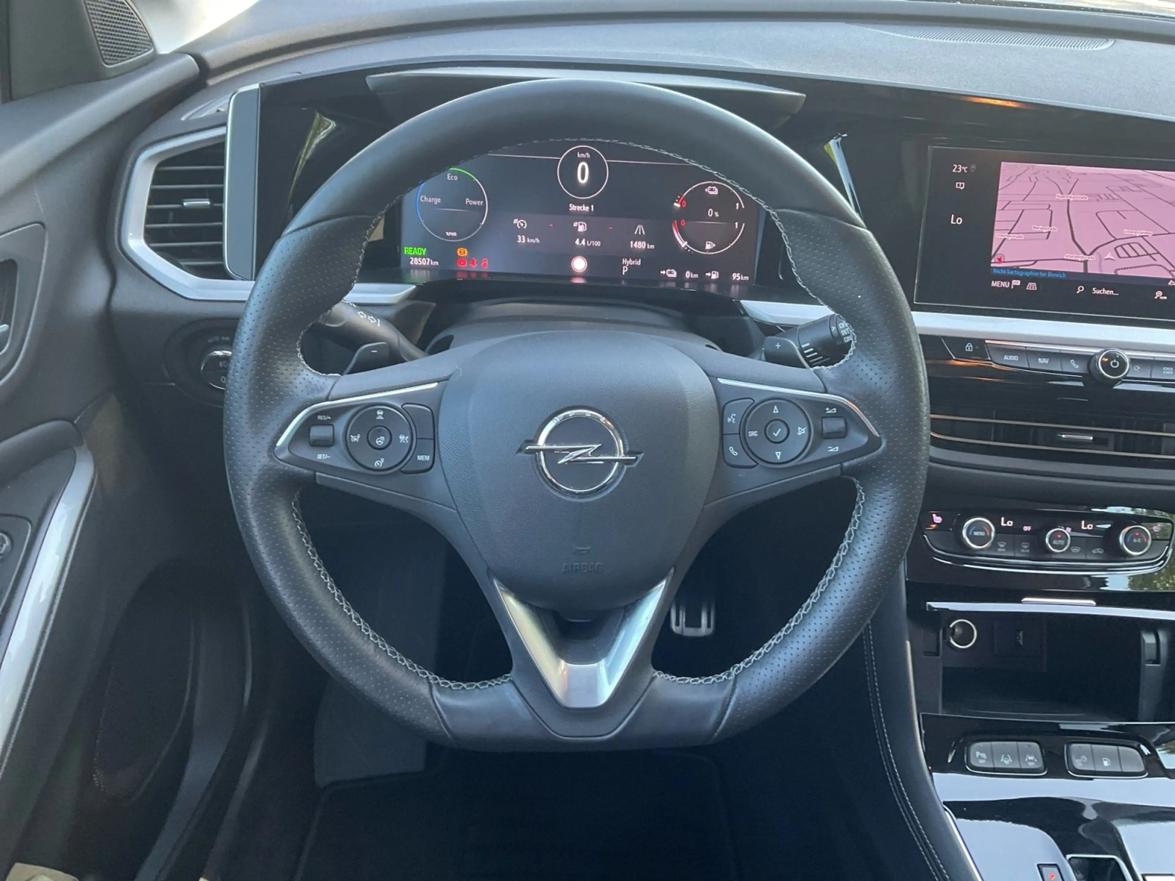 Opel Grandland 1.6 GSE Plug in Hybrid SOH: 99% Navi — photo 14