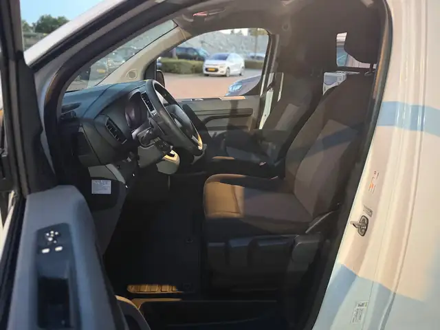 Citroen Jumpy view 14