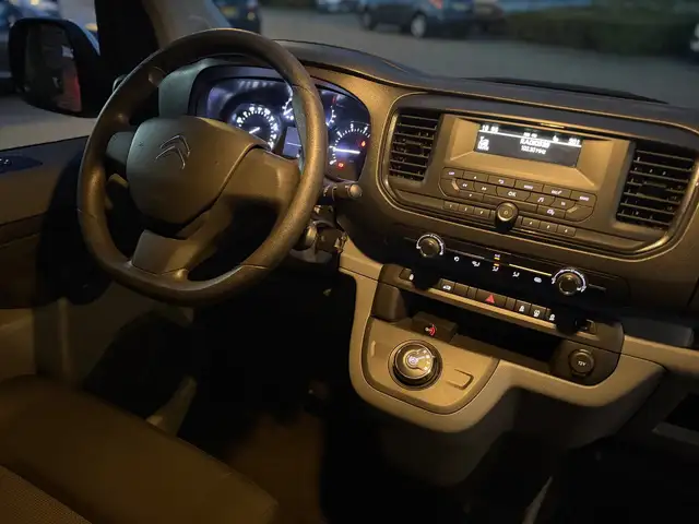 Citroen Jumpy view 2
