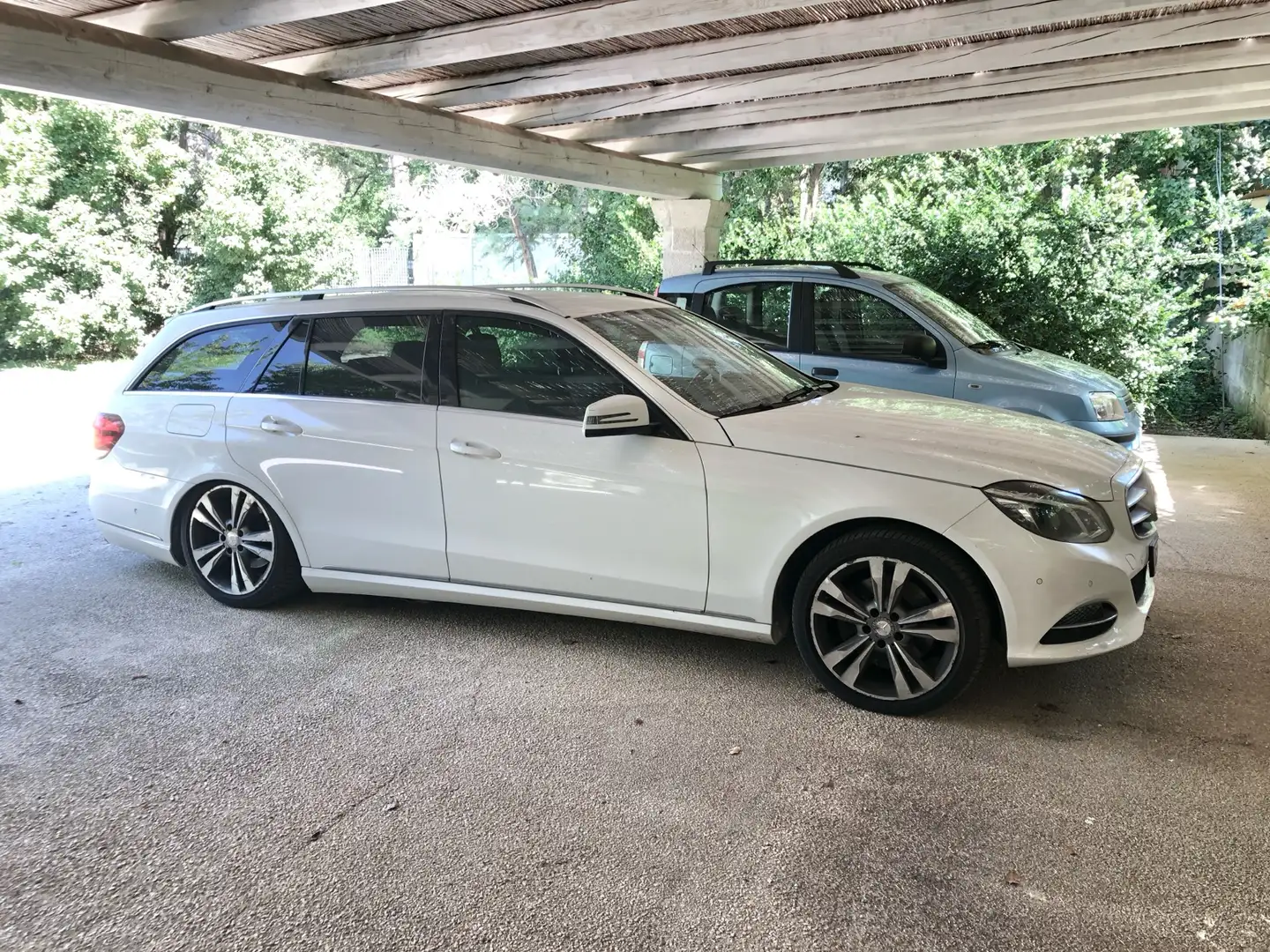 Mercedes-Benz E 250 SW bt Executive 4matic auto E6 - 1