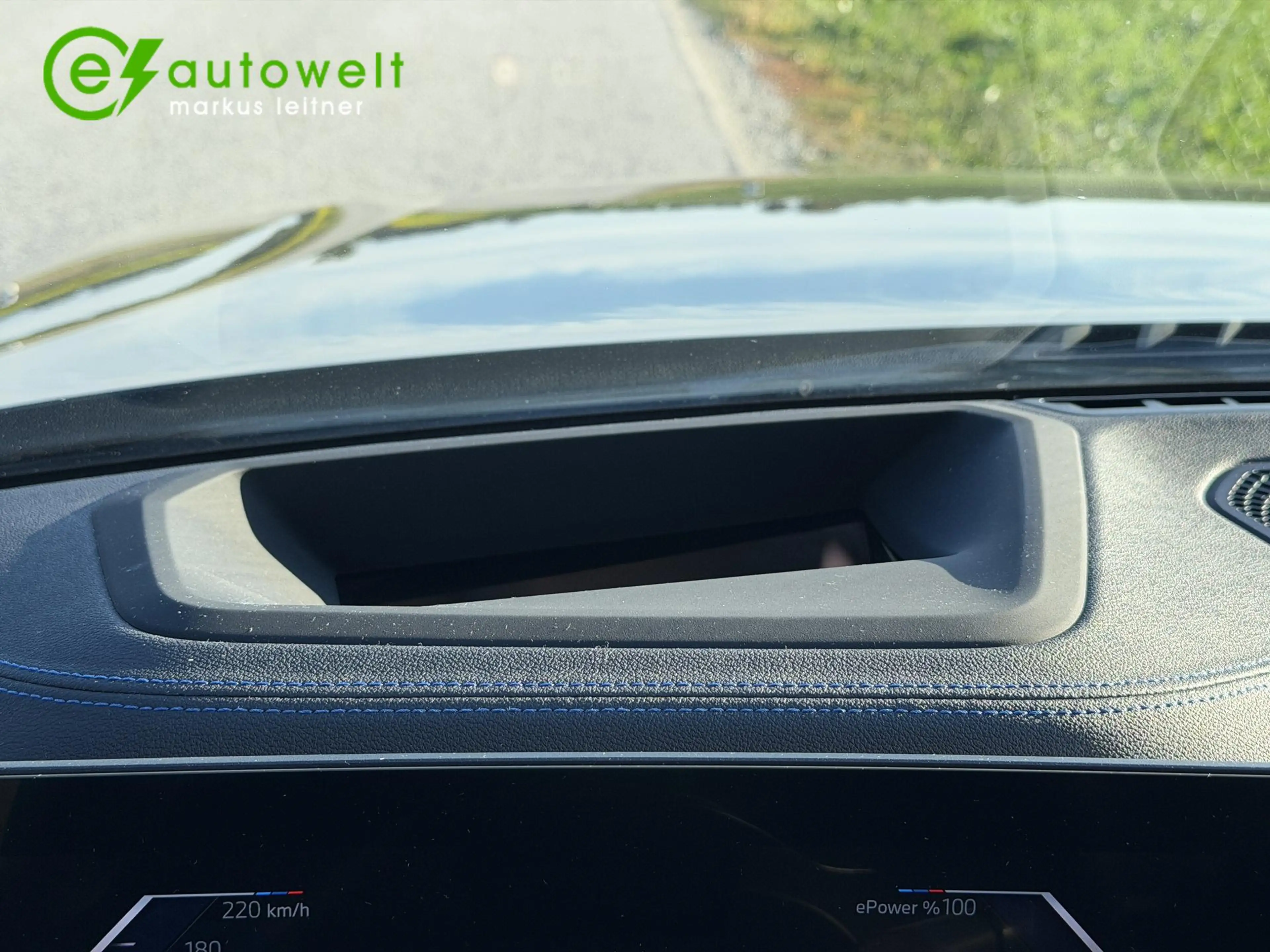 BMW i4 eDrive40 M Sport Pro DA HeadUp PA+ AHK Memory 360 — photo 14