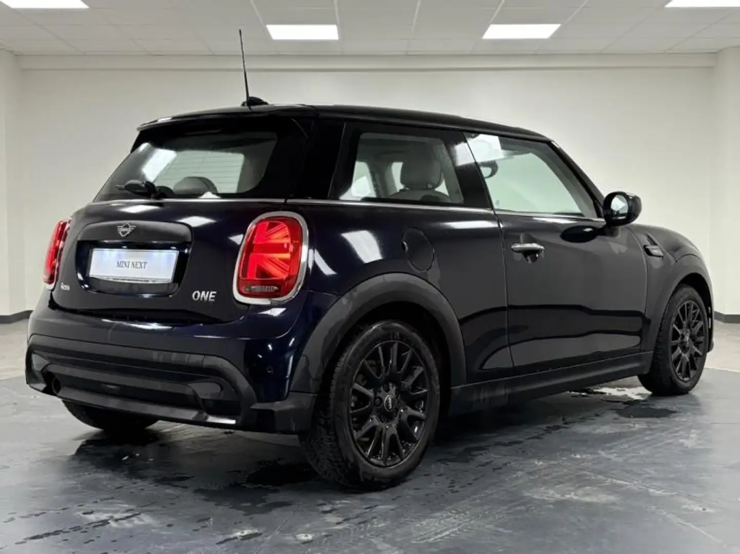 MINI One One 102ch Edition Camden BVA7 Noir - 2