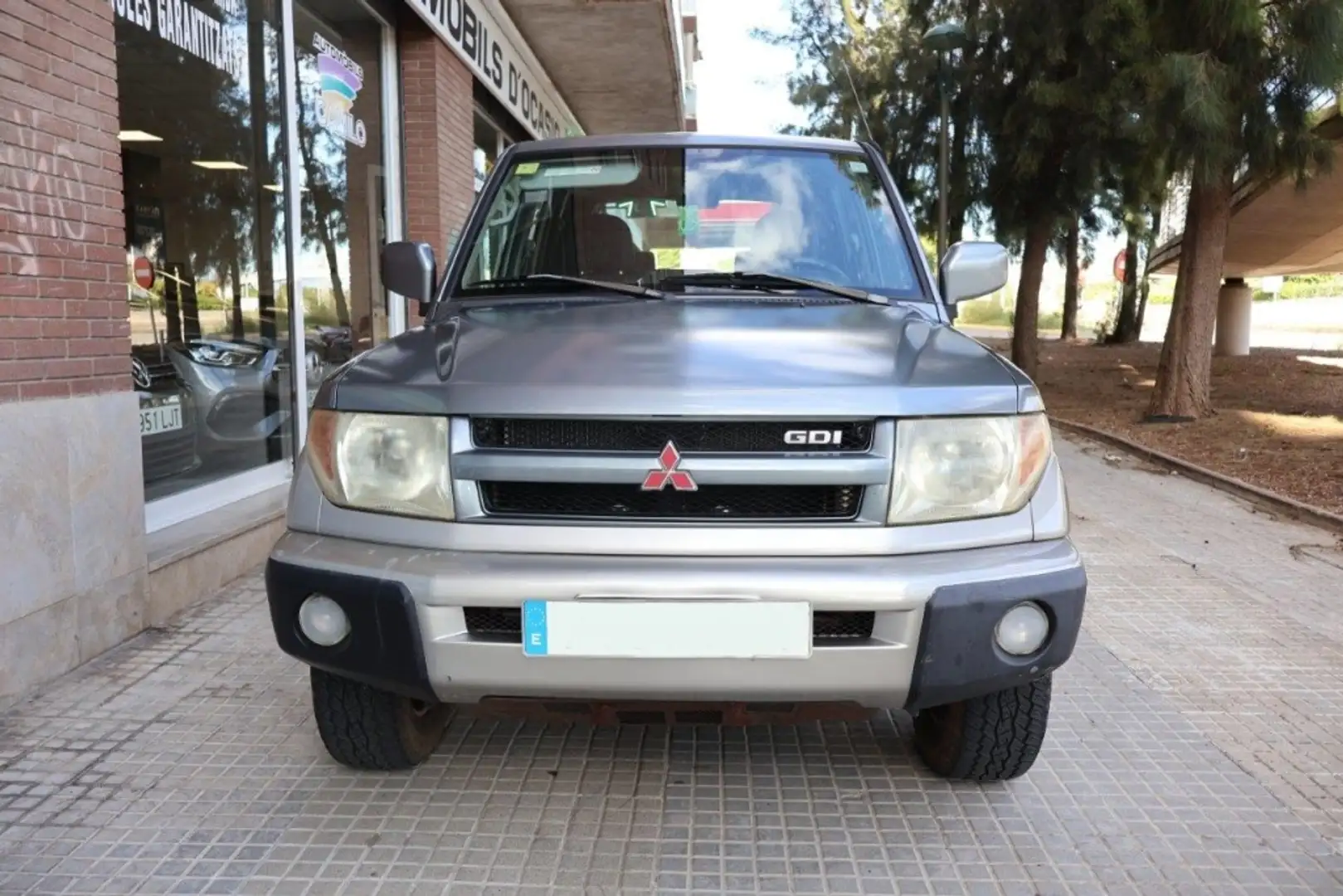 Mitsubishi Montero iO 1.8 MPI Gris - 2