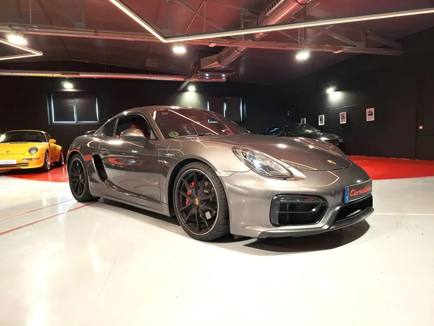 Porsche Cayman GTS Grijs - 2
