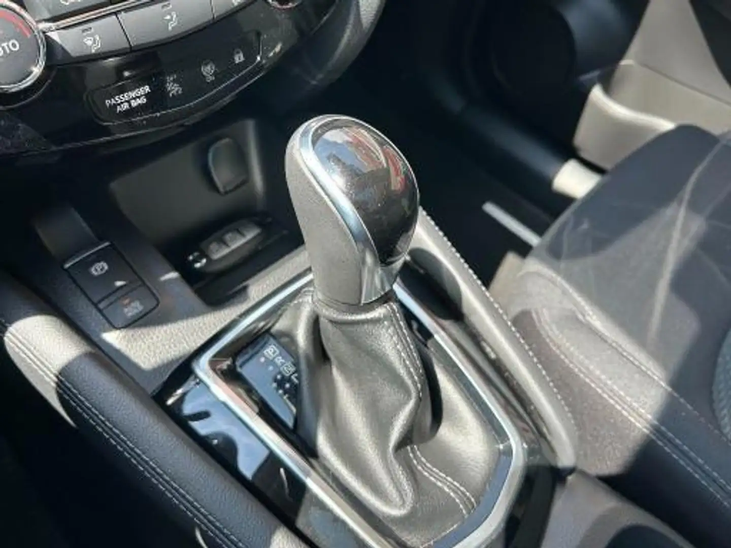 Nissan Qashqai 1.6dciN-ConnectaXtronic RESTYLING PERFETTA IVA ESP Bianco - 2