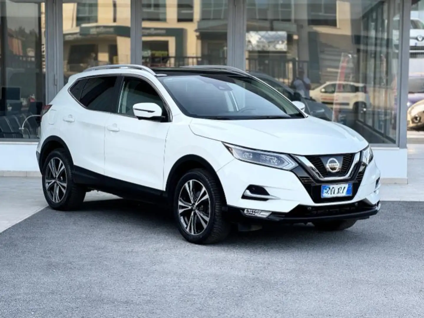 Nissan Qashqai 1.6dciN-ConnectaXtronic RESTYLING PERFETTA IVA ESP Bianco - 1