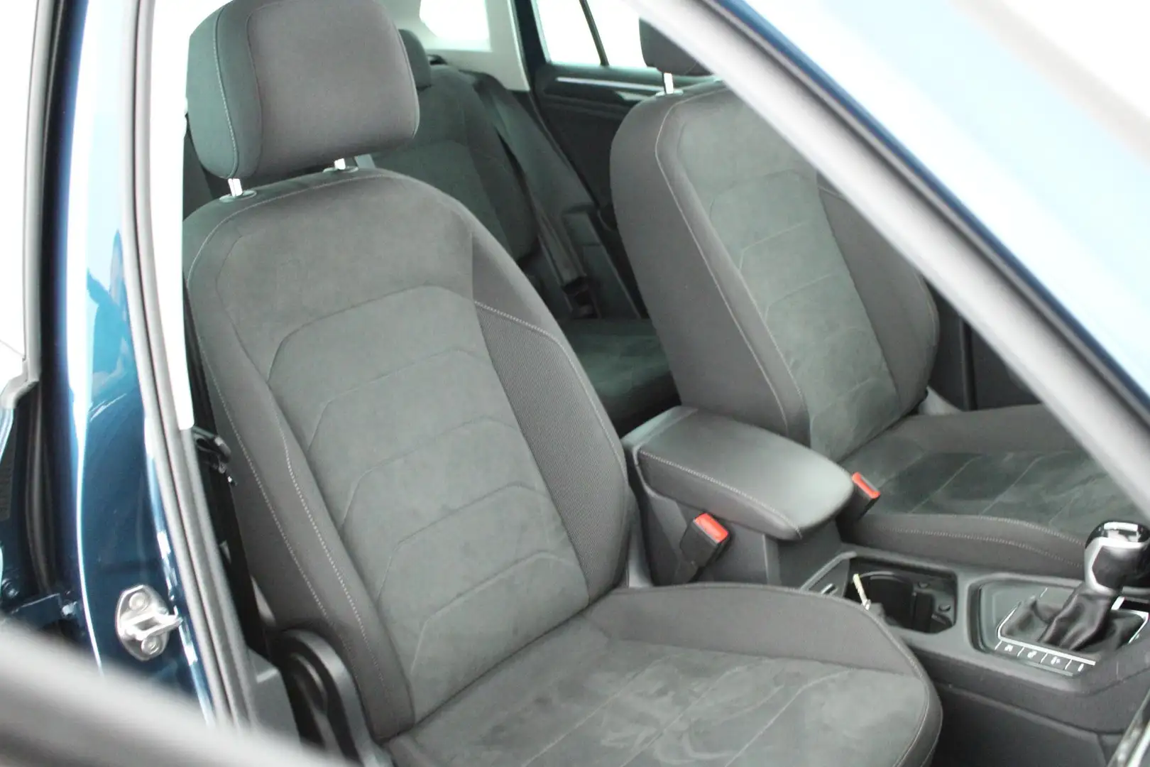 Volkswagen Tiguan 1.4 TSI 245pk eHybrid Elegance 360Camera Keyless V Blauw - 2