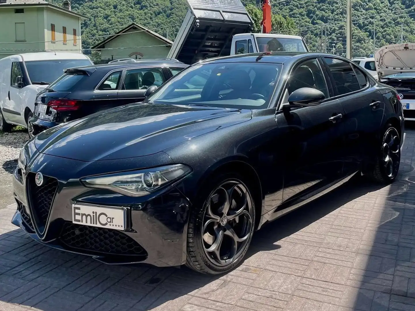 Alfa Romeo Giulia 2.2 Q4 190cv BlackLine B-Tech Nero - 2