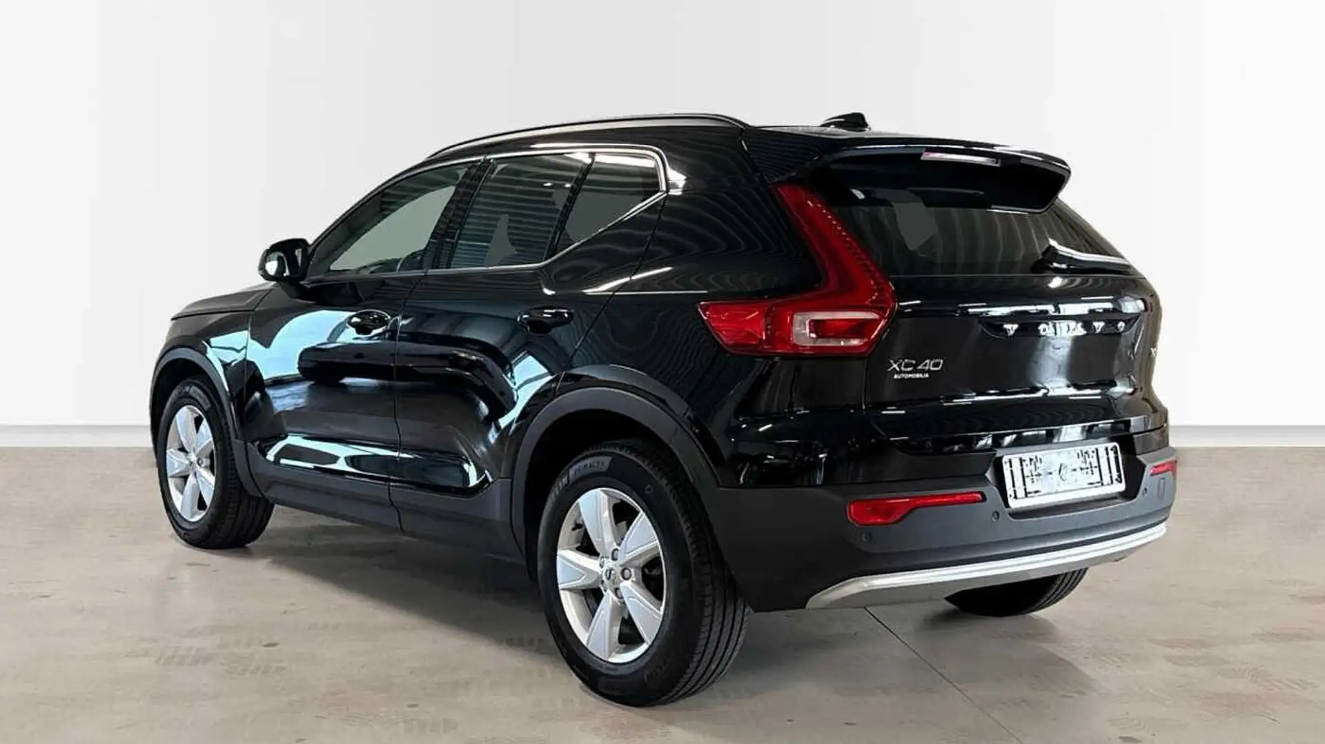 Volvo XC40 Essential T2 Automaat | Park Assist V+A | Camera | Noir - 2